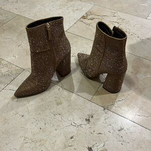 Steve Madden gold glitter shoes